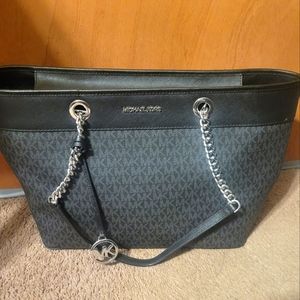 Micheal Kors purse slightly used